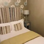 Casa de hóspedes Monties - Adults Only