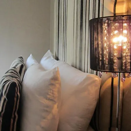 Monties - Adults Only 4* Bowness-on-Windermere