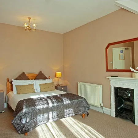 Monties - Adults Only 4*